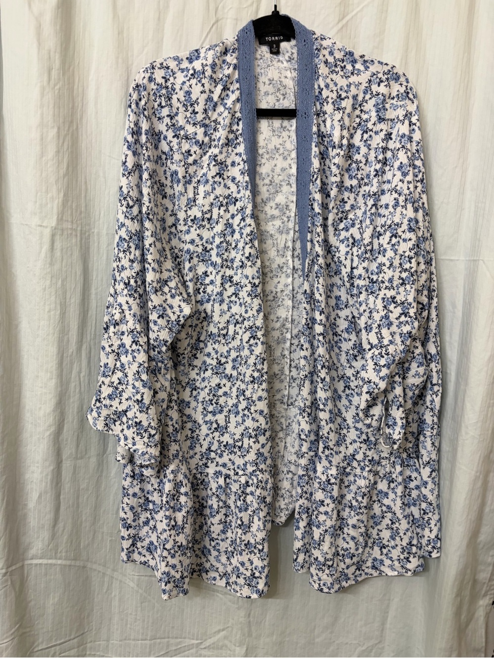 torrid Blue and Cream Floral Open Cardigan